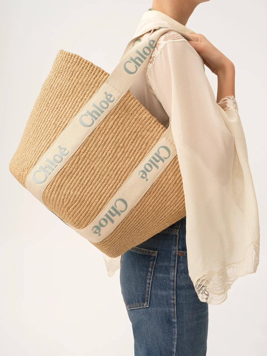 Large Woody basket in natural fibres